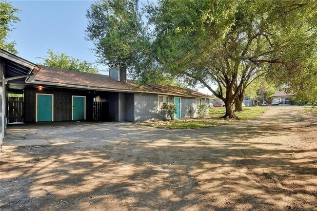 Building Photo - 2311 Teri Rd