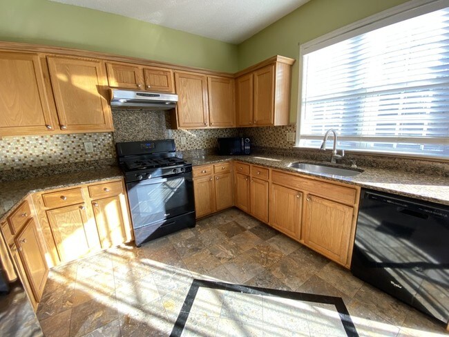 Building Photo - Beautiful house with finished basement