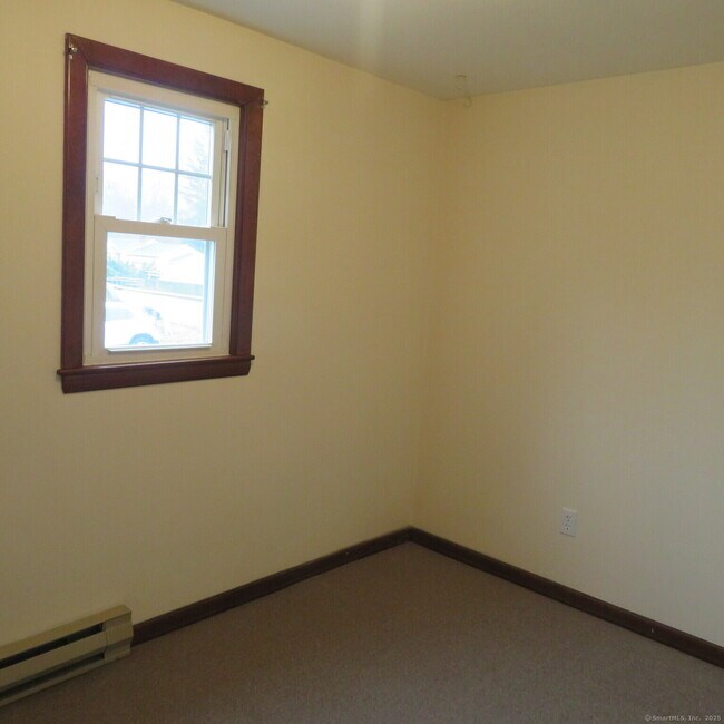 Building Photo - 57 Artisan St
