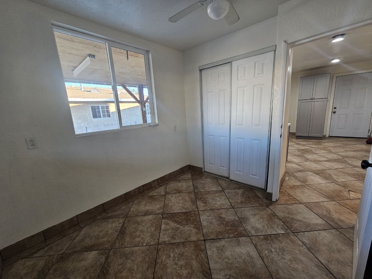 Building Photo - 1042 Hollister St