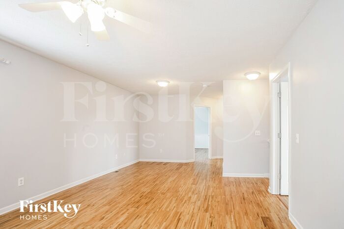 Building Photo - 14932 Oak Rd