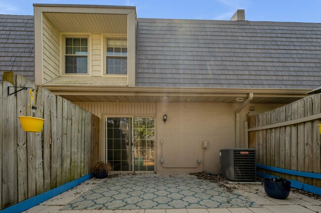 Building Photo - 139 Regency Point Path