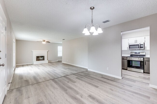 Building Photo - NEWLY RENOVATED • Stunning 3 Bedroom Duplex
