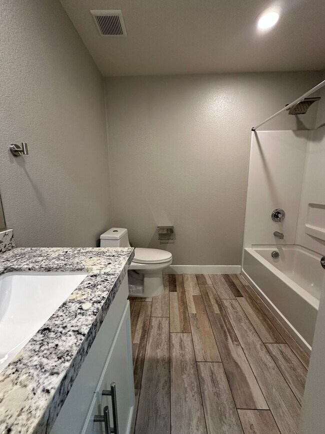 Building Photo - 7758 Meng Ct