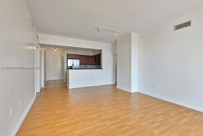 Building Photo - 888 Douglas Rd