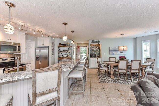 Building Photo - 18557 Vineyard Point Ln