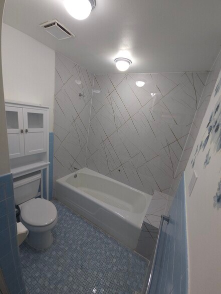 Building Photo - 3603 Waukegan Rd