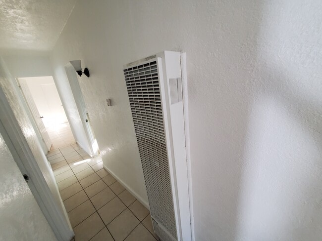 Building Photo - 2309 Grand Ave