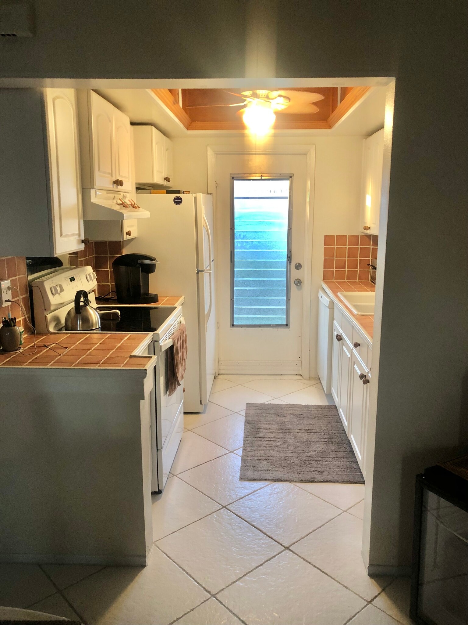 Building Photo - 700 SE 7th Ave