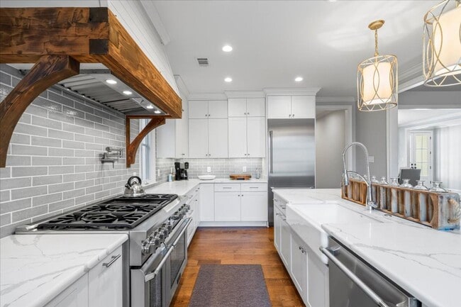 Building Photo - Unfurnished Luxury Home in Germantown with Lake Views & Wildlife