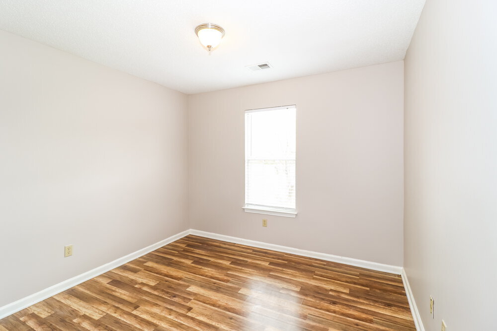 Building Photo - 9587 Daly Dr
