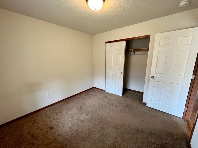 Building Photo - 297 Sowell Dr