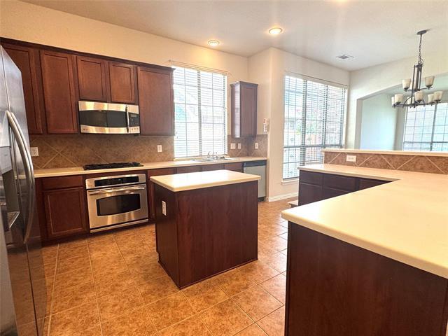 Building Photo - 2619 Cove Dr