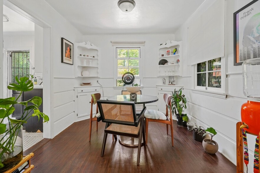 Dining/ off living room - 157 South Westmoreland Avenue