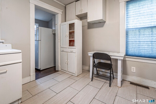 Building Photo - 941 1st Ave