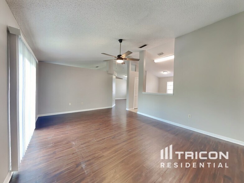 Building Photo - 3132 Mandeville St