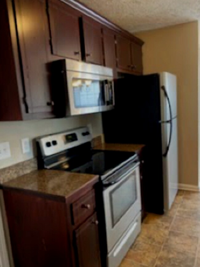 Building Photo - 1351 Whitt Ln