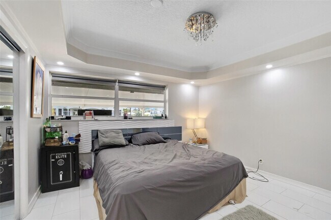 Building Photo - 1311 NE 27th Way