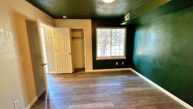 Building Photo - Quiet End Unit 3 Bed 2 Bath Townhome in Cherry Creek Schools Close to Cherry Creek Reservoir!! 2 ...