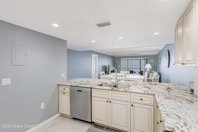 Building Photo - 190 Escambia Ln