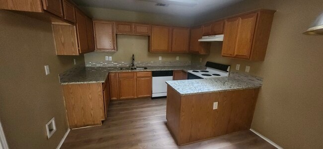 Building Photo - 715 Ford Dr