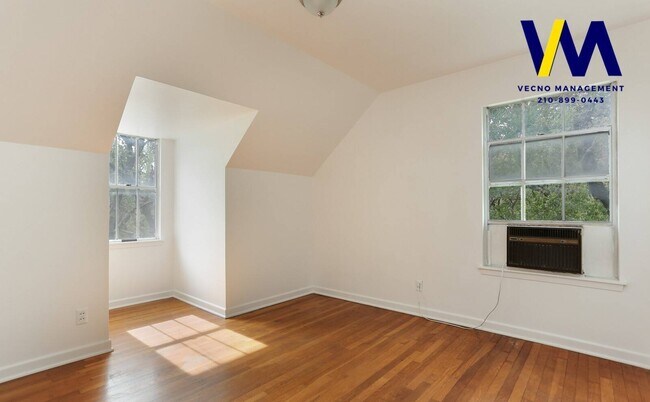 Building Photo - 17685 Morningside Dr