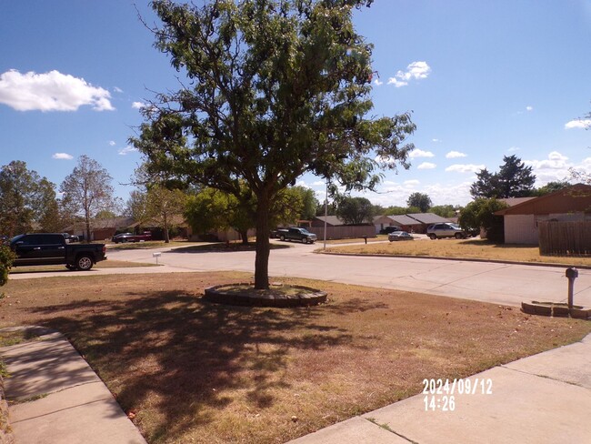 Building Photo - Pets negotiable with owner approval