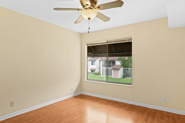 Building Photo - 5040 Rose Hill Dr