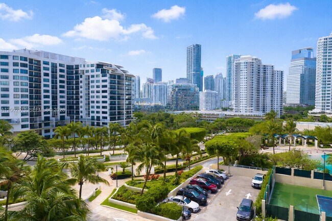 Building Photo - 848 Brickell Key Dr