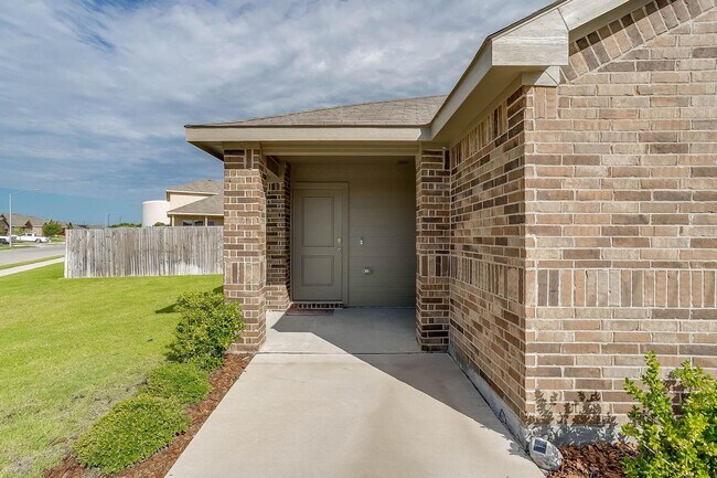 Building Photo - Nice 3 Bed, 2 Bath House in Creekside Esta...