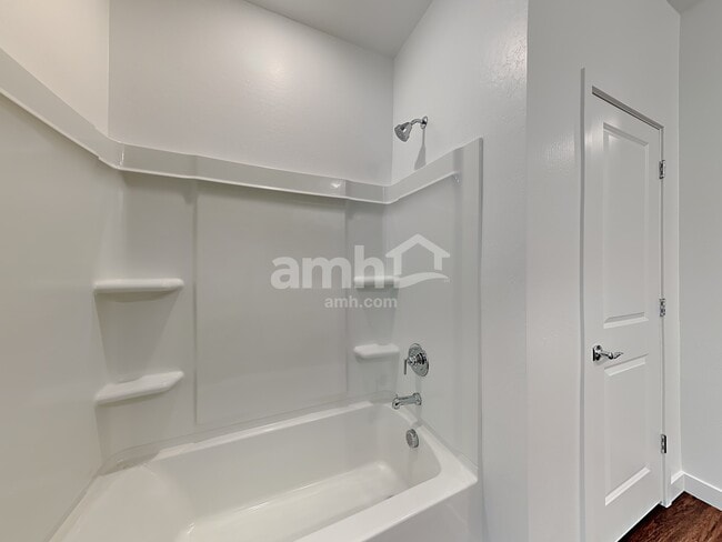 Building Photo - 4218 S 105th Dr