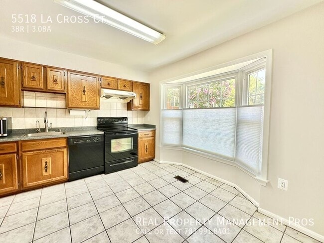 Building Photo - 5518 La Cross Ct