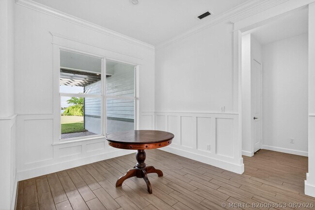 Building Photo - 799 Hookline Cir