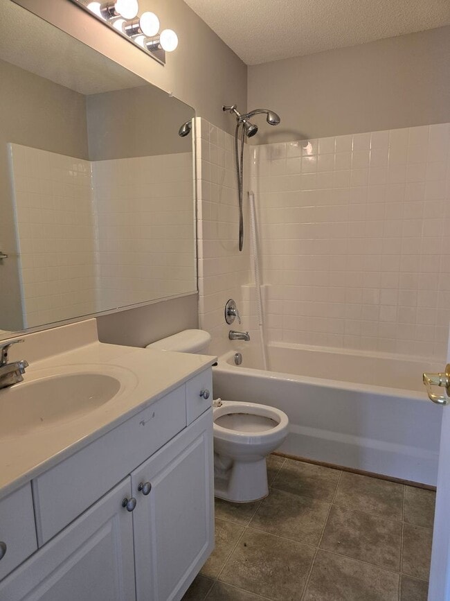 Building Photo - Providence Pointe