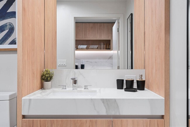 Building Photo - 11 NE 6th St