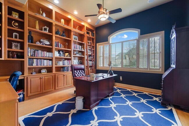 Building Photo - 6655 Traquair Pl