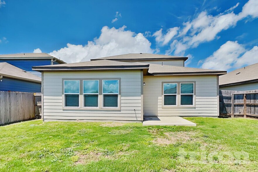Building Photo - 5532 Shasta Pl