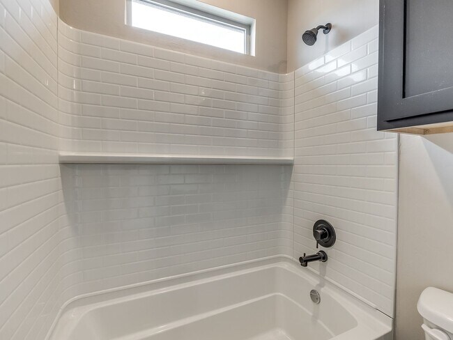 Building Photo - Beautiful New Construction Home in Edmond/...