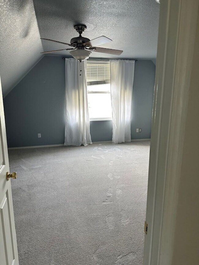 Building Photo - Beautiful House in Canyon Creek