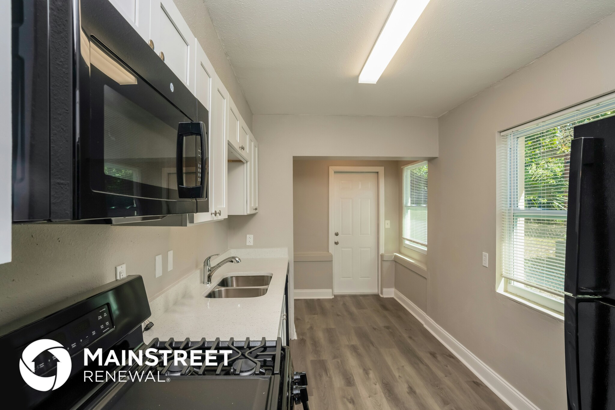 Building Photo - 2227 17th Ave S