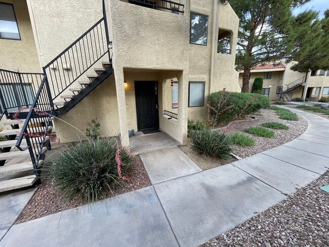 Building Photo - 601 Cabrillo Cir