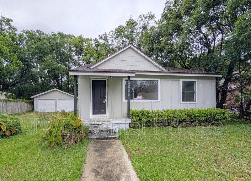 Building Photo - 3055 2nd St Cir