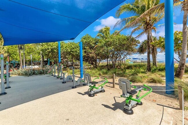 Building Photo - 750 N Ocean Blvd