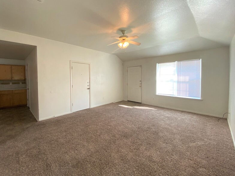 Building Photo - 409 W Dale Ave