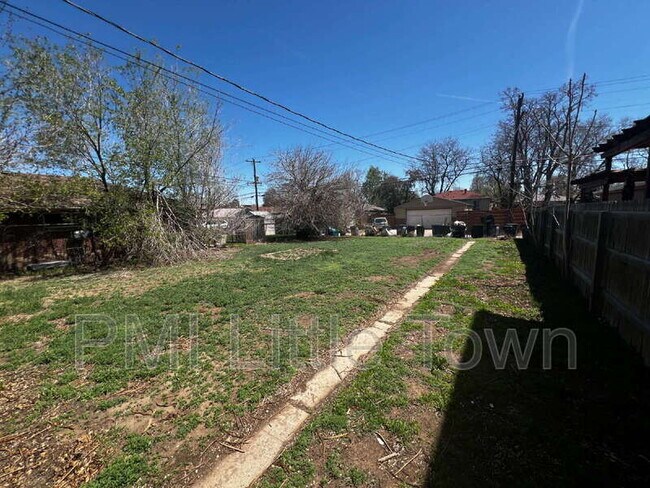 Building Photo - 3620 Hudson St