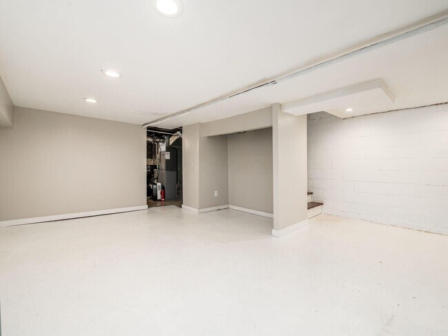 Building Photo - 111 E Selby Blvd