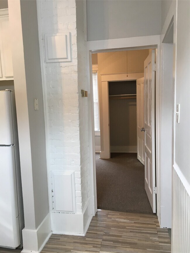 Building Photo - 801 8th St