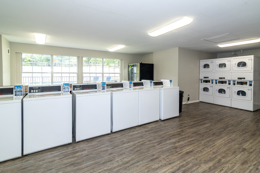 Laundry Room - Arbor Pointe at Hillcrest