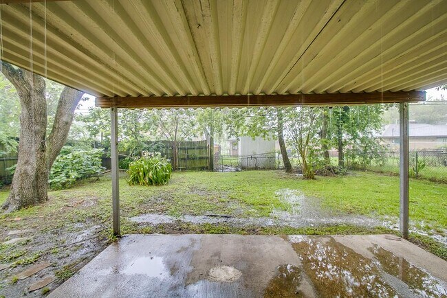 Building Photo - 743 Knob Hollow St