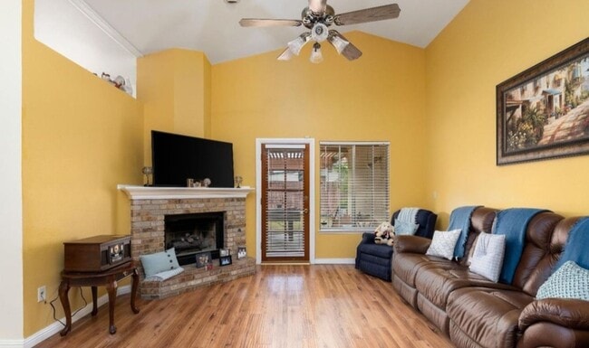 Building Photo - Beautiful House For Rent